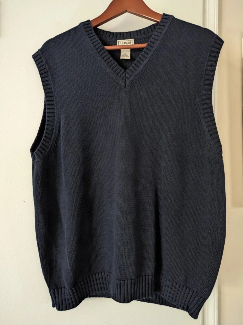 L.L. Bean Sweater Vest 100% Cotton Navy Blue Men's V-Neck Size L NWOT